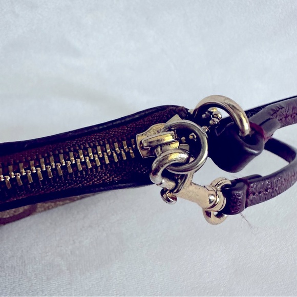 Coach Signature Leather Corner Zip Khaki Cherry Wristlet - Picture 10 of 16